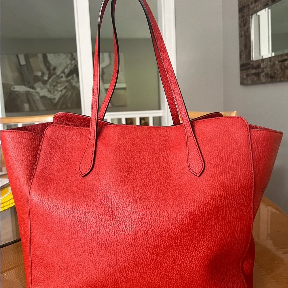 GUCCI Leather Swing Tote Bag Red Gold Hardware Large - Picture 9 of 16
